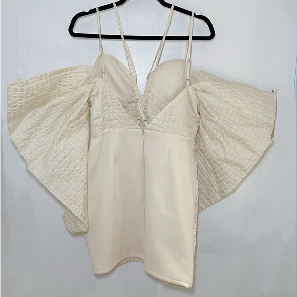 ASOS Dramatic Sleeve Dress - Picture 5 of 8